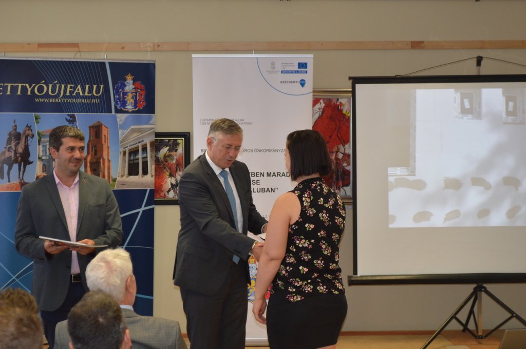 Fecskelakások átadása 06